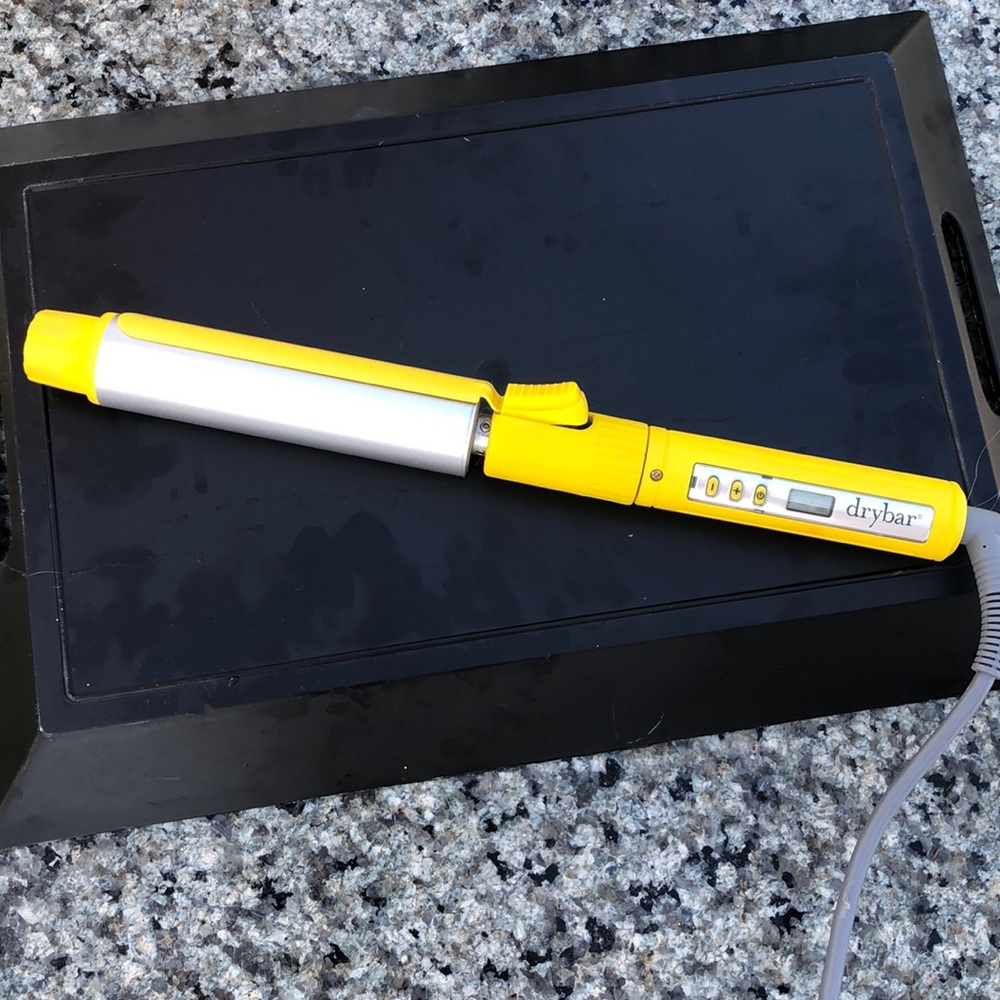 Drybar 1 1/2 curling iron like NEW